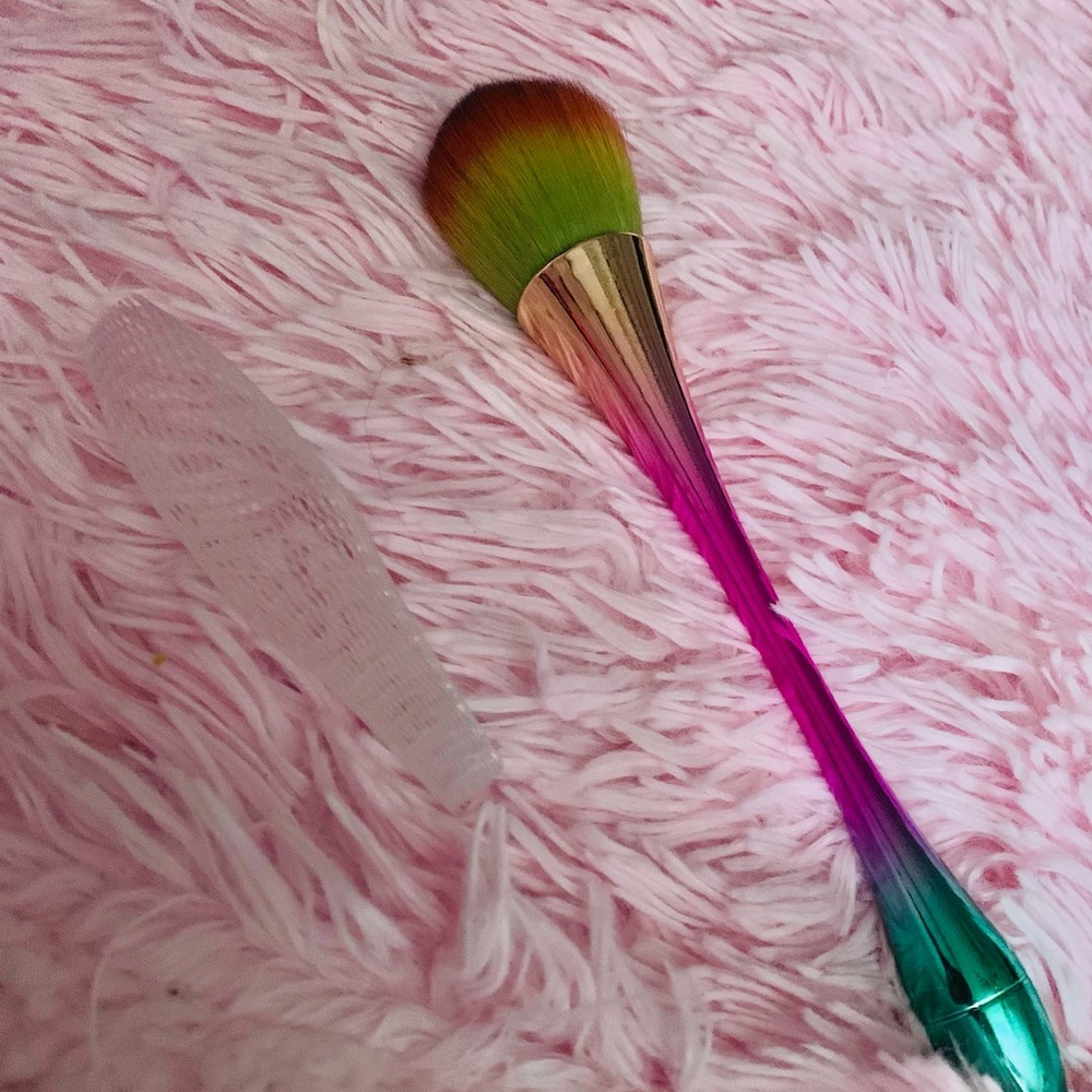 Makeup brush